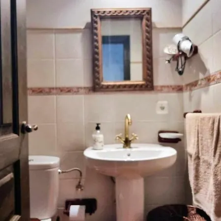 Casa Vacacional Gerpe Ii Holiday home Naves (Asturias)